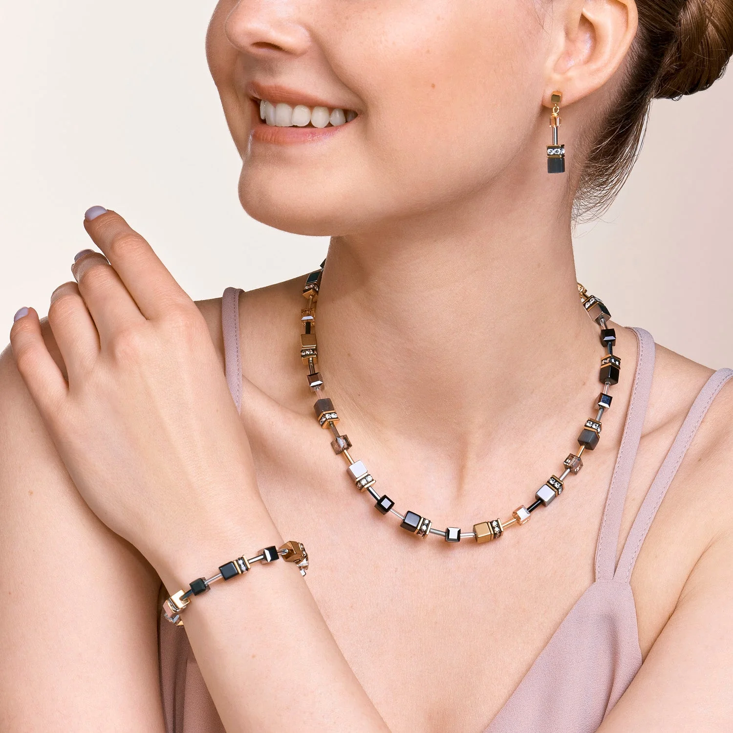 GEOCUBEĀ® Necklace grey-gold - Image 4