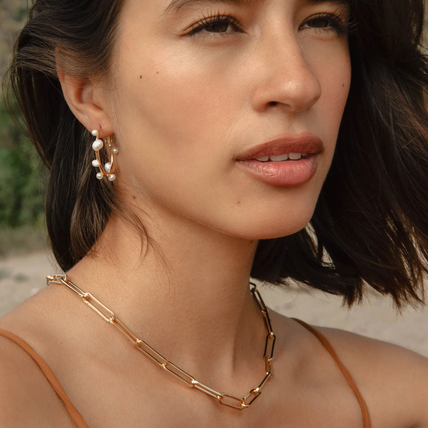 Mini Isla Pearl Hoop Earrings - Image 6