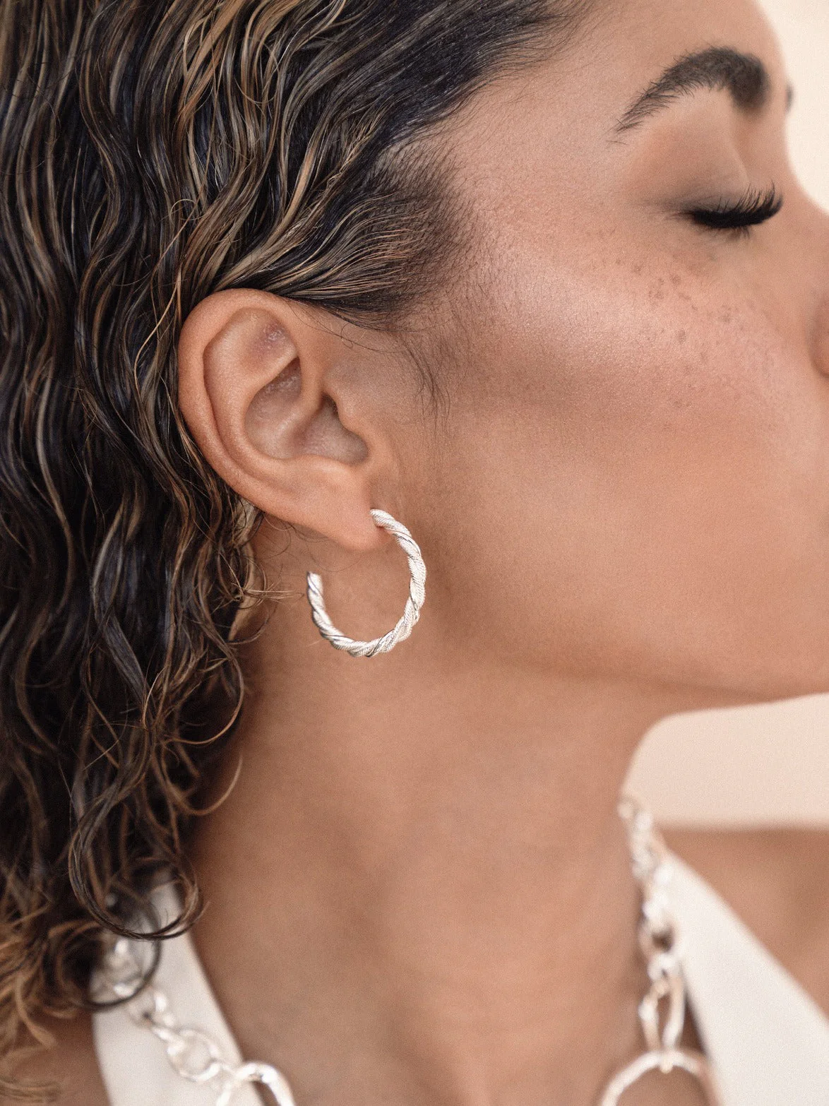 Spun Strands Hoop Earrings - Image 5
