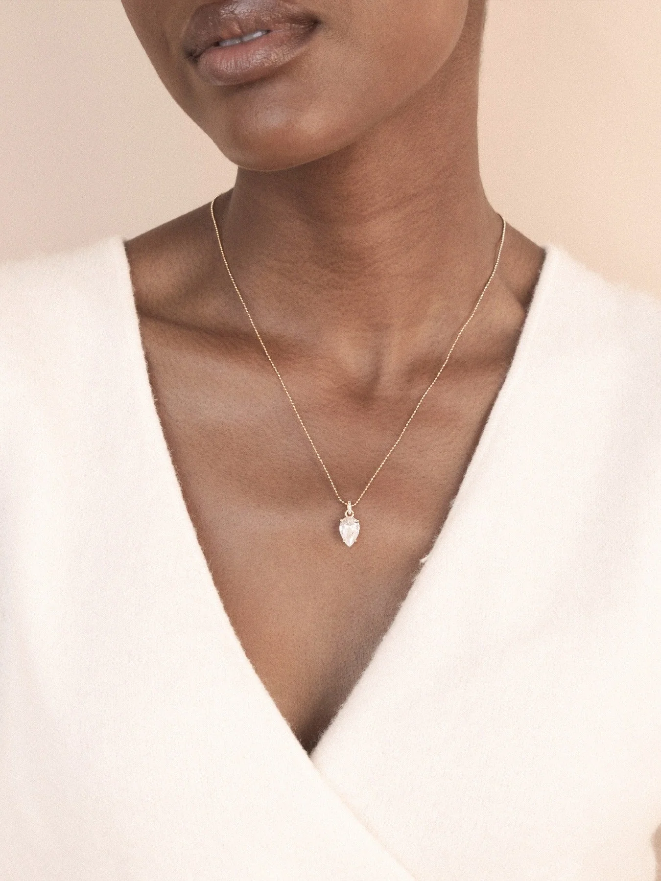 Thin and Delicate Crystal Pendant Necklace - Image 4