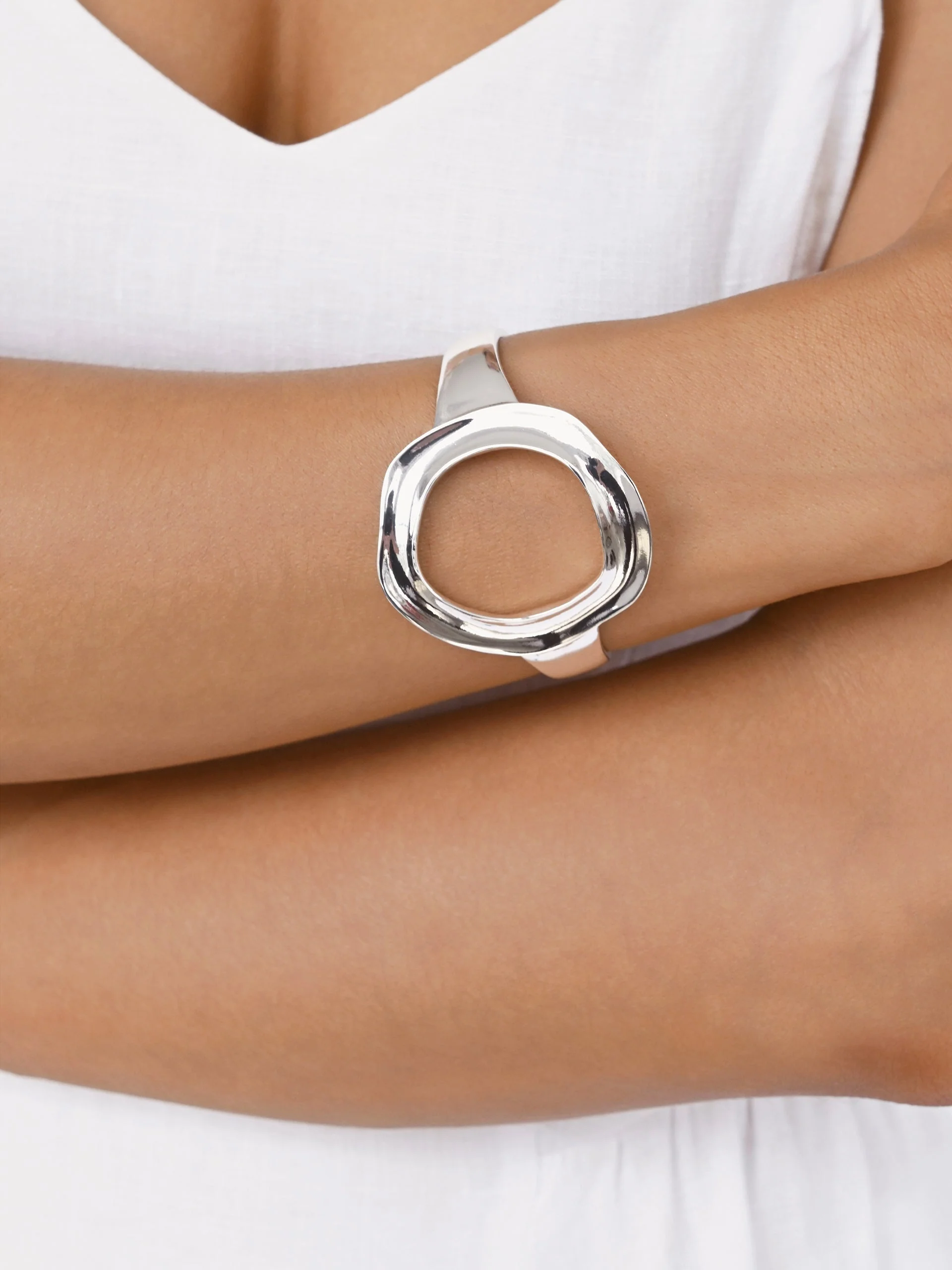 Open Circle Cuff - Image 8