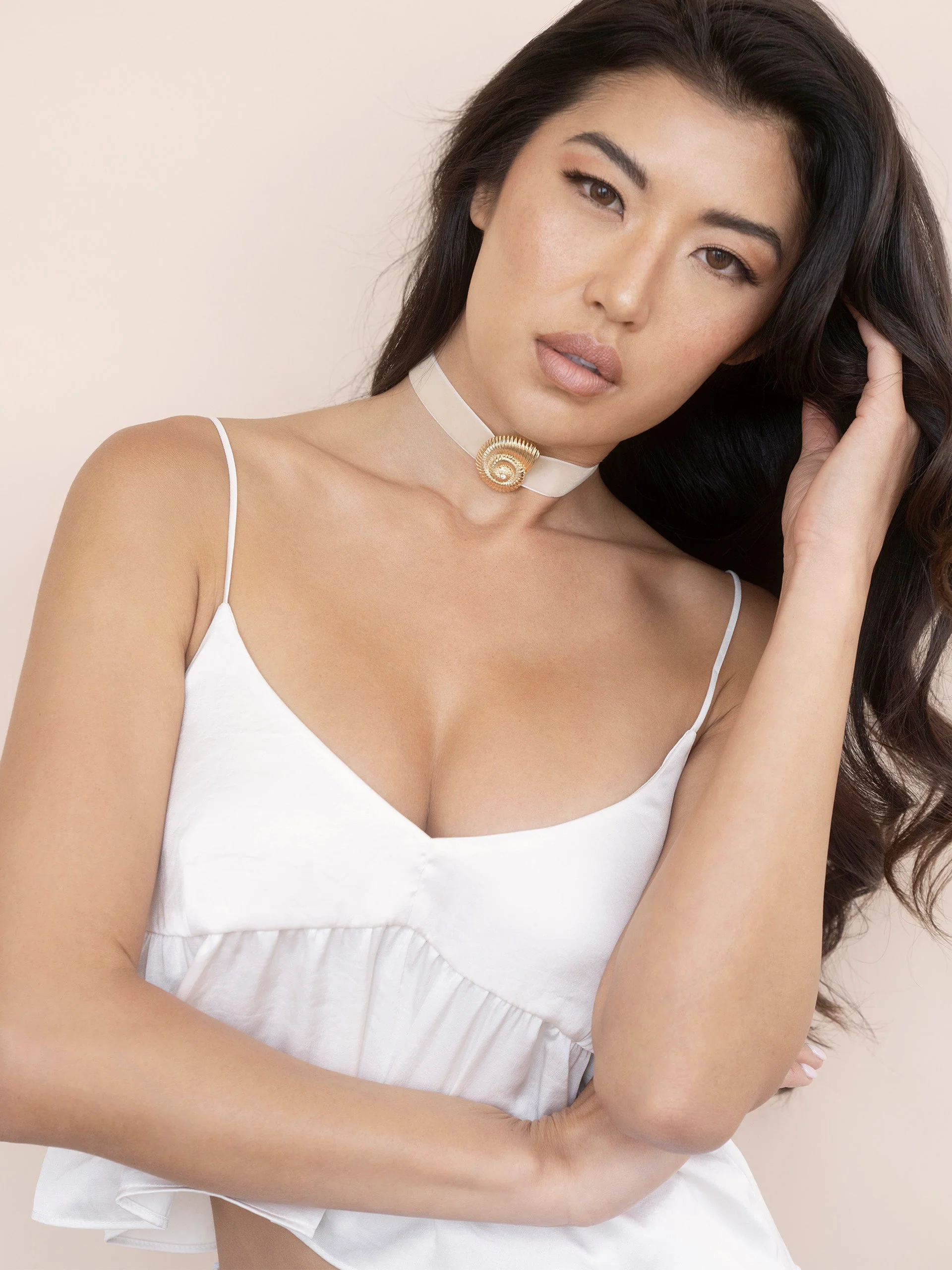 Nautilus Shell Velvet Choker - Image 4