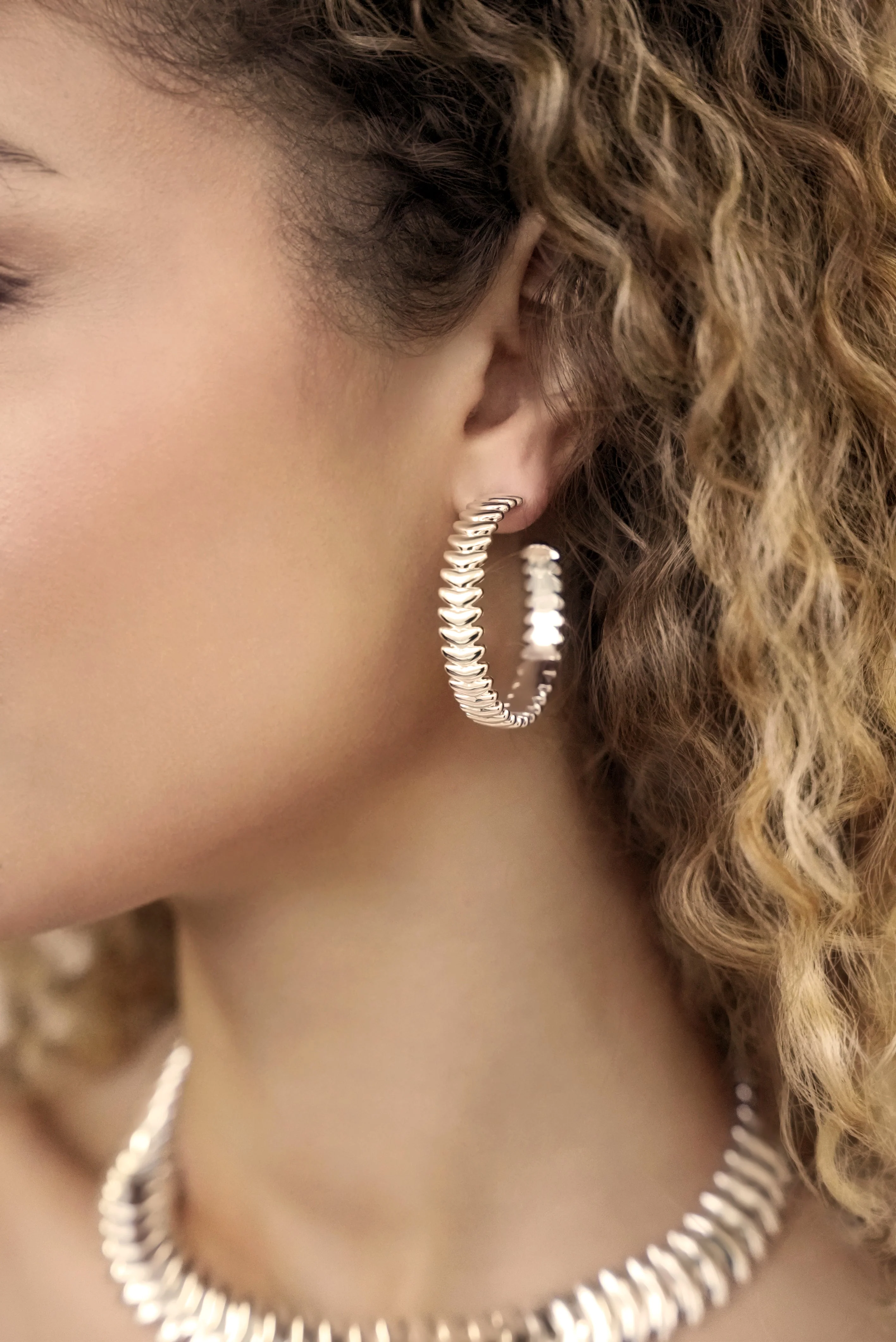 Large Metal Moderna Hoops - Image 7