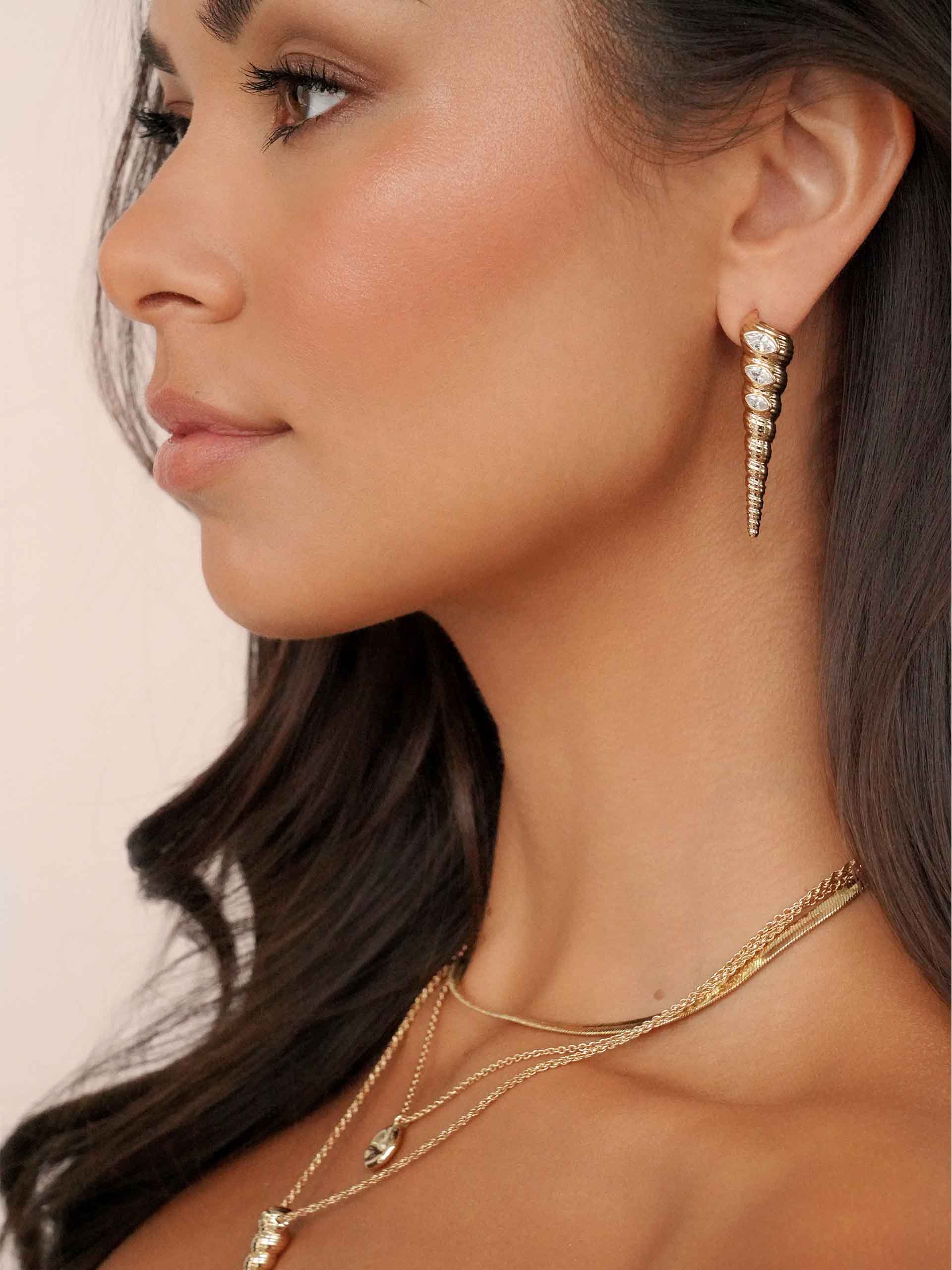 Capri Shell Earrings - Image 4