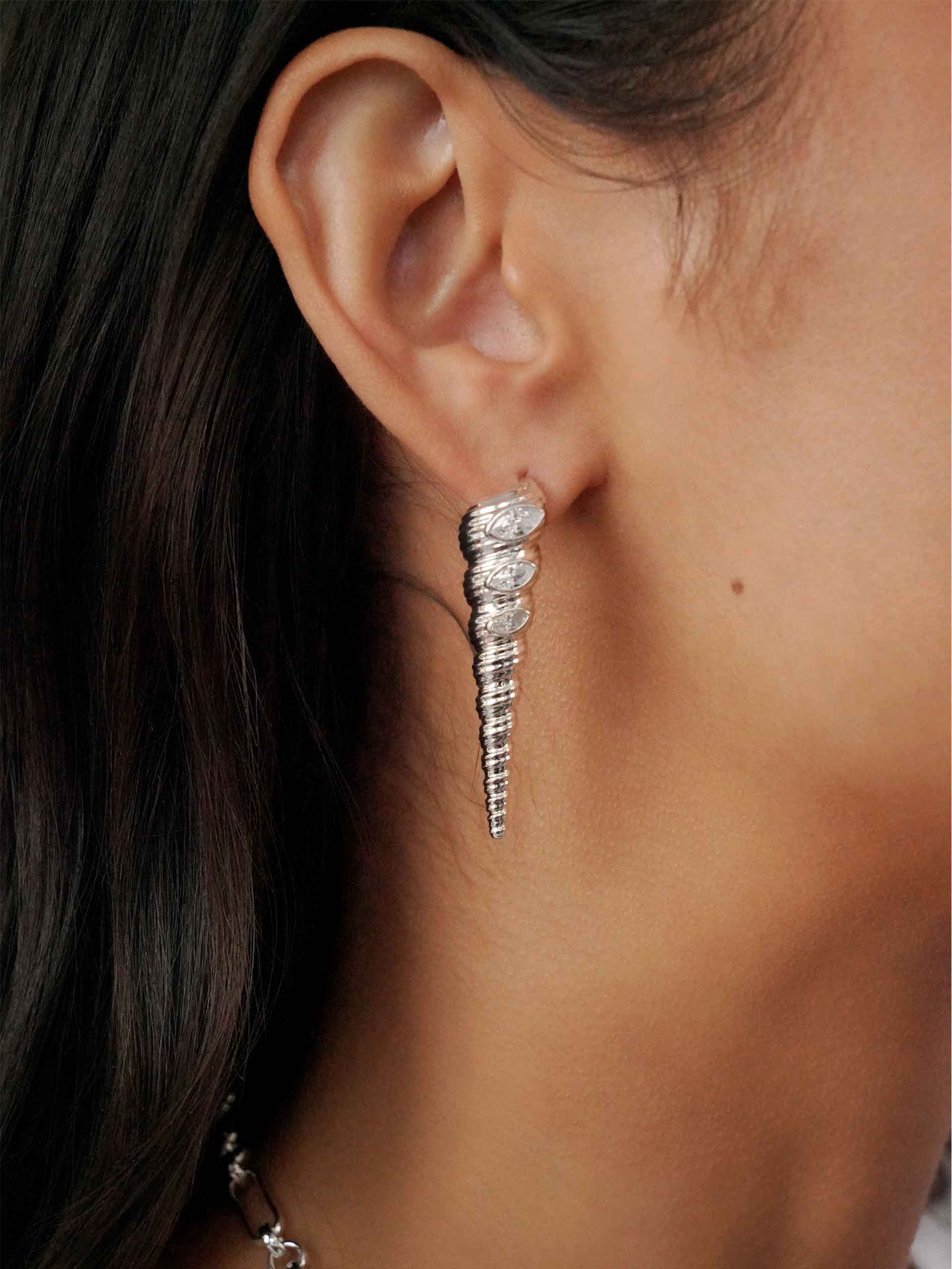 Capri Shell Earrings - Image 6