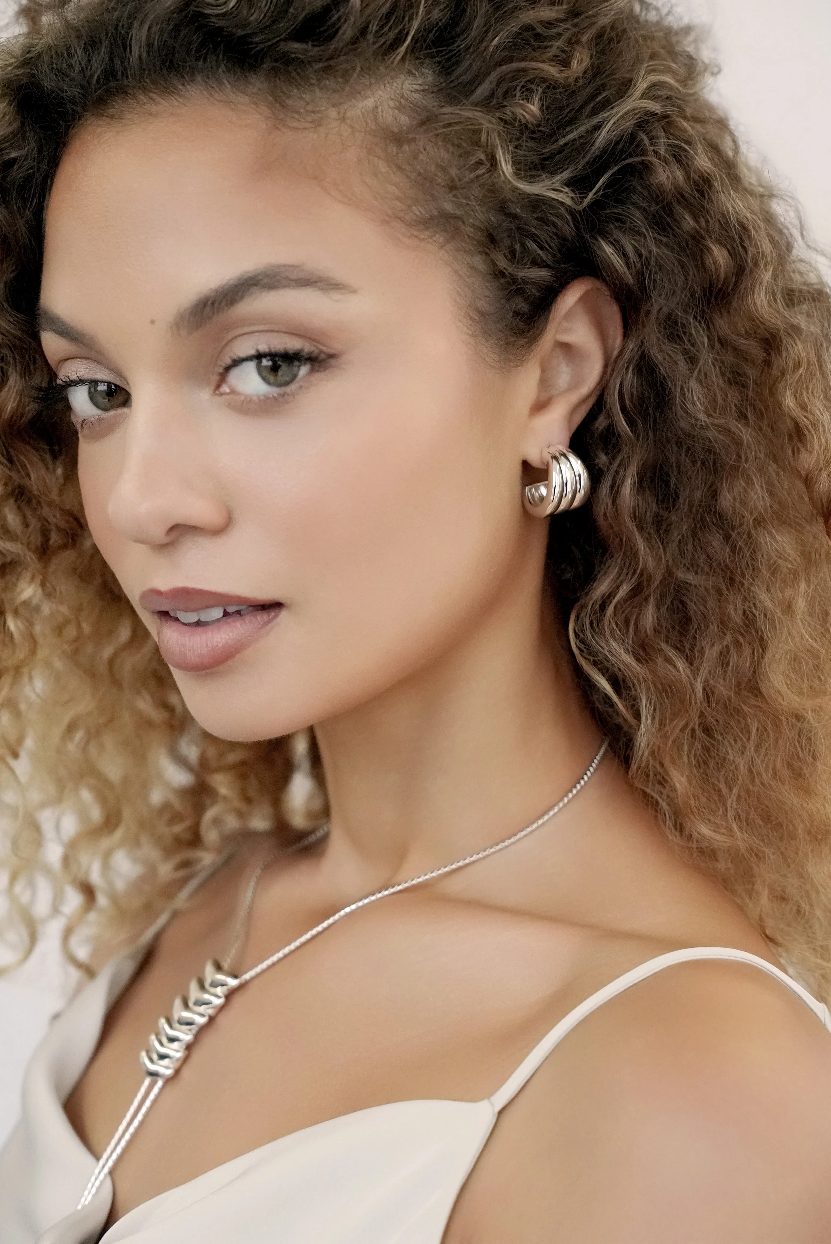 Triple Ribbed Hoops - Image 9