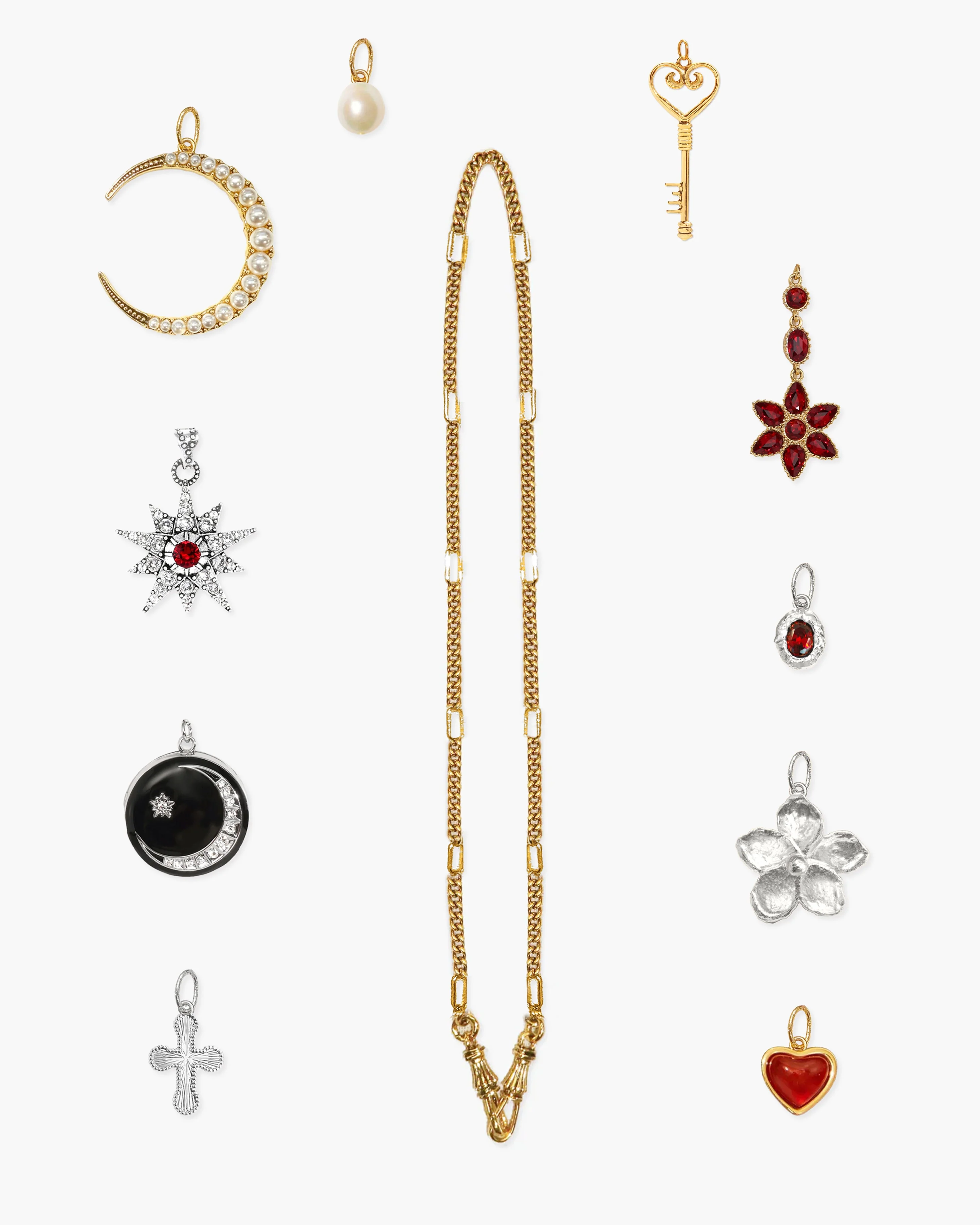 Deco Clasp Chain Necklace in Gold - Image 5
