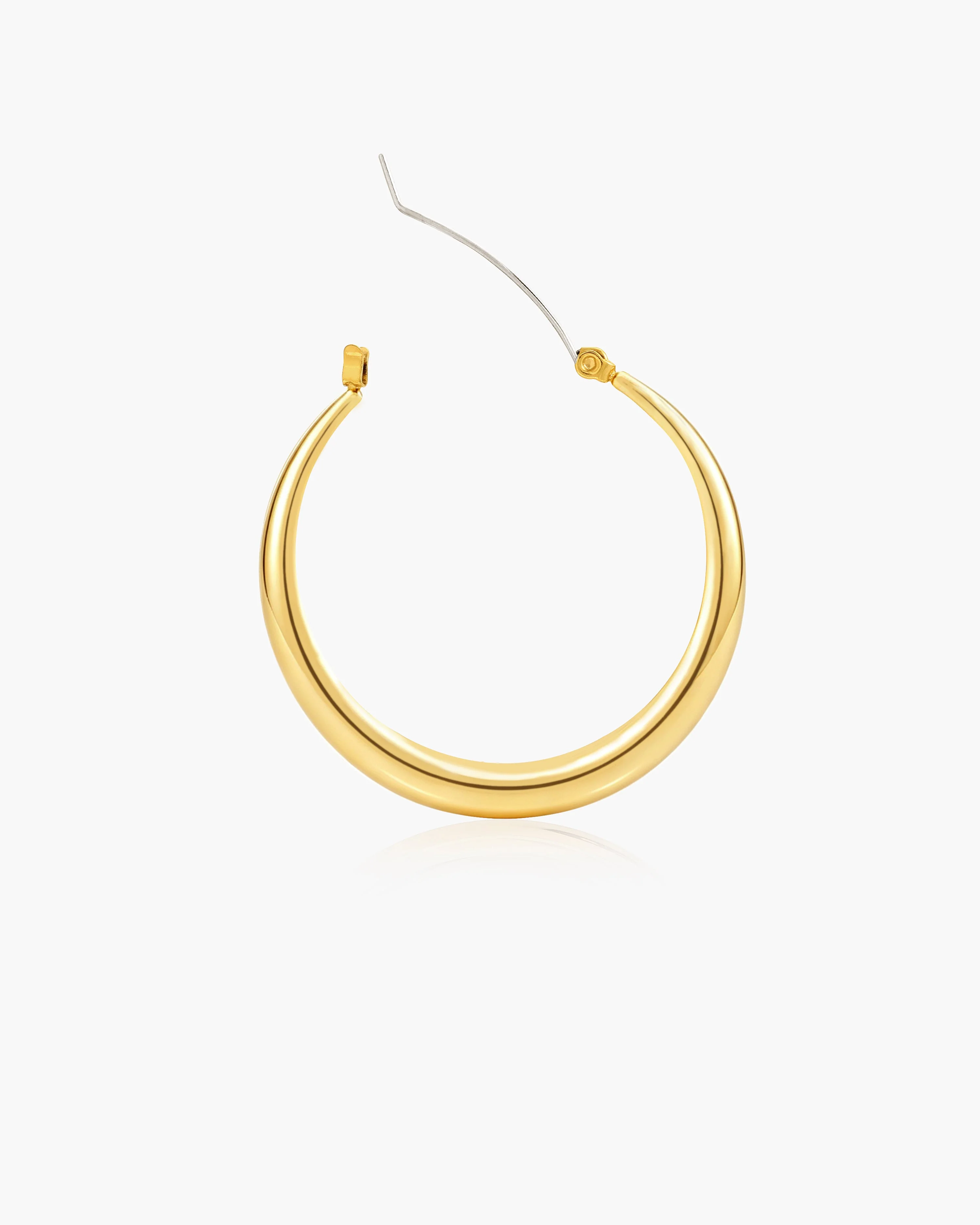 Sloane Hoop Earrings in Gold - Image 3