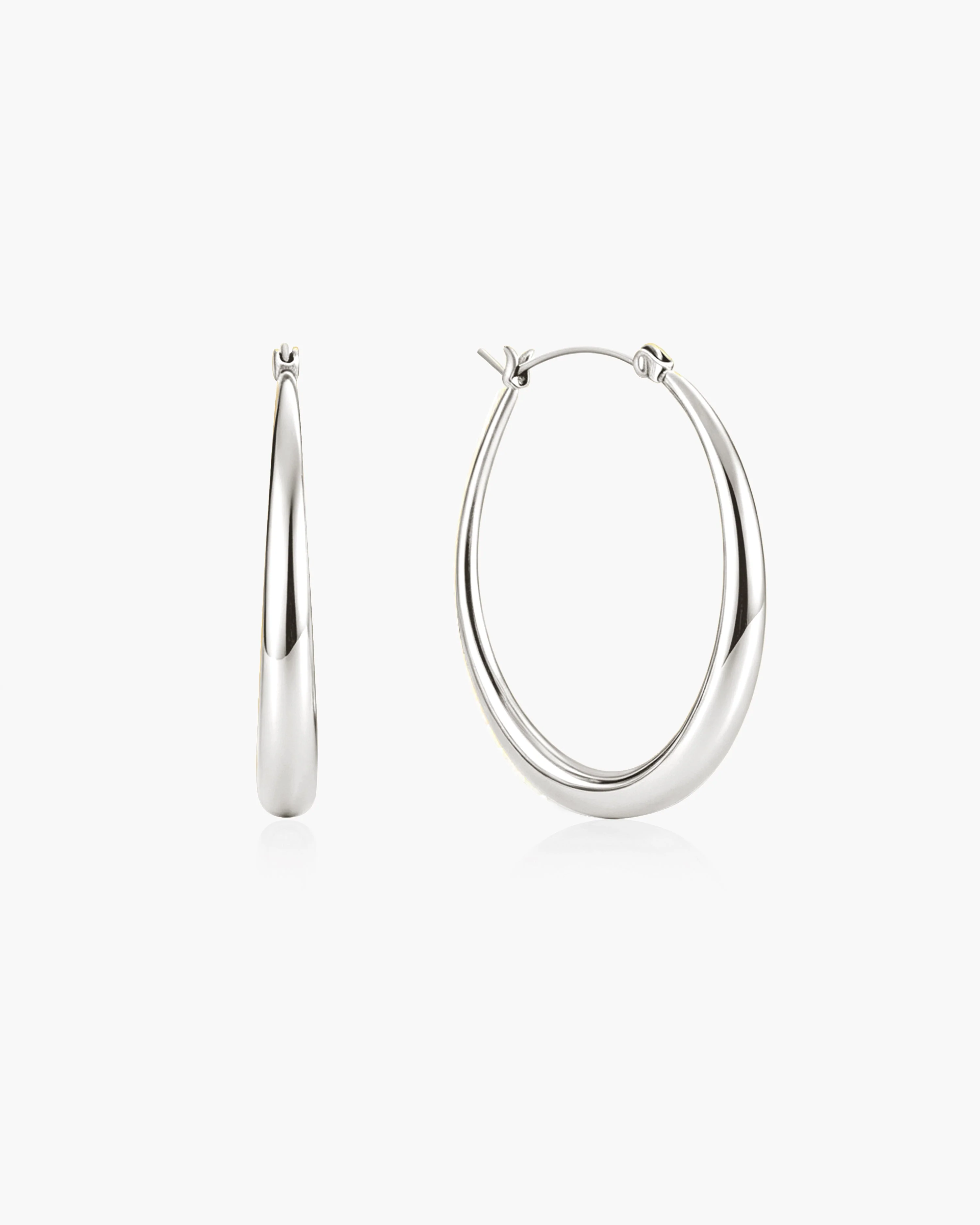 Sloane Hoop Earrings in Gold - Image 5