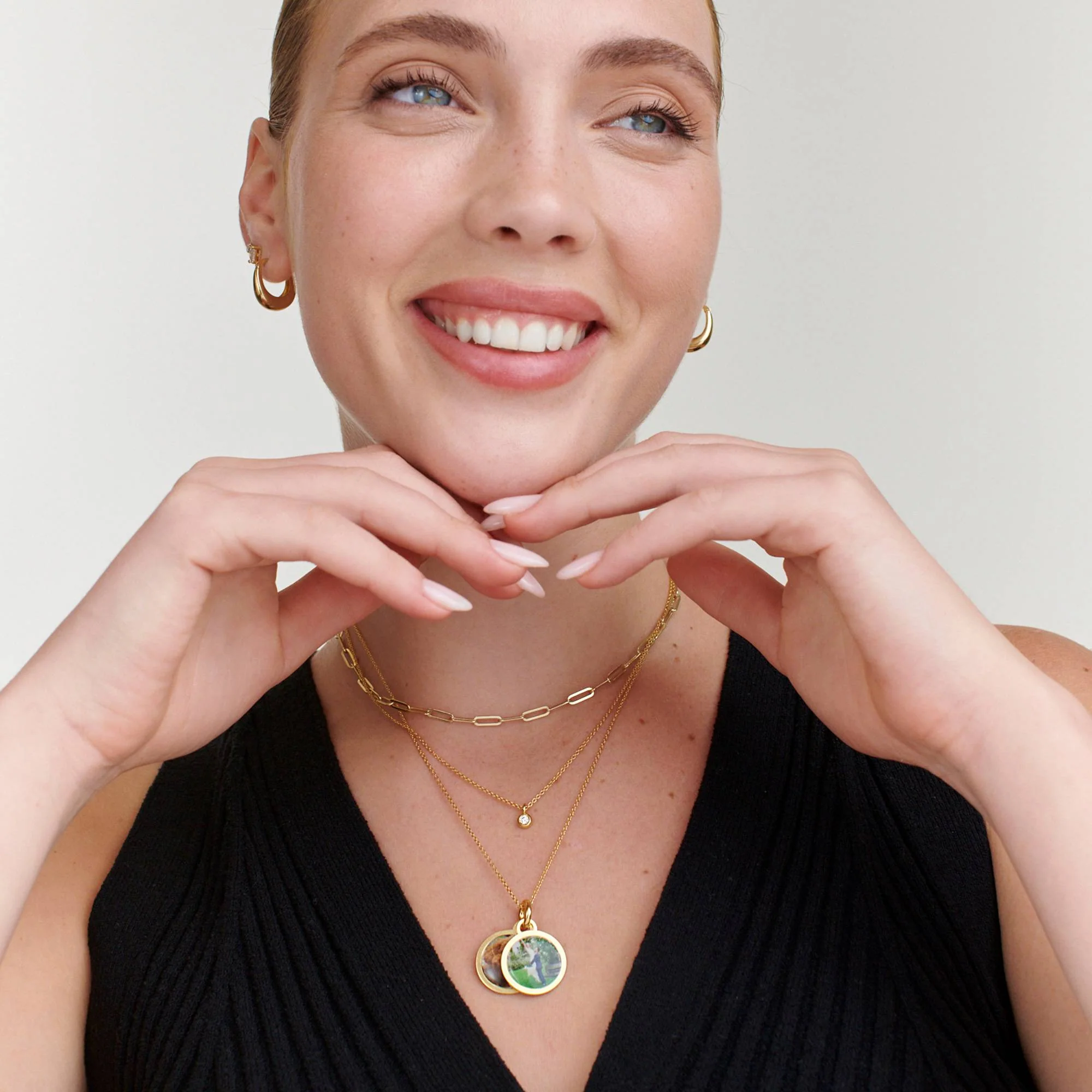 Forever Photo Pendant Necklace in 18K Gold Vermeil - photo inside necklace - Image 2