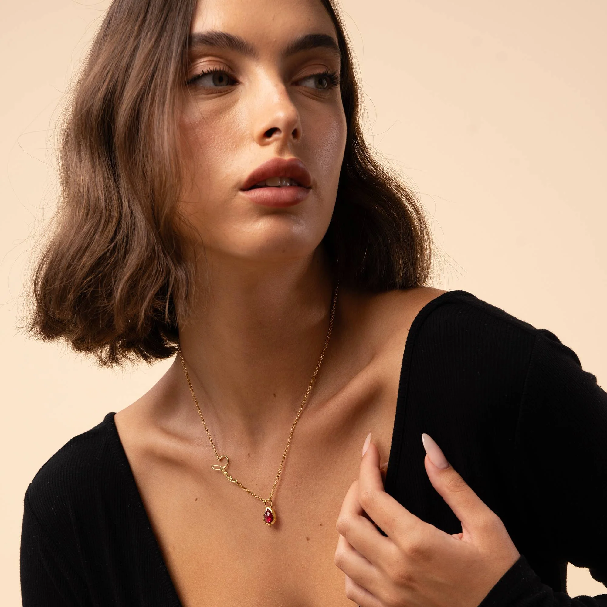 Annie Teardrop Name Necklace with Gemstones in 18K Gold Vermeil - Image 5