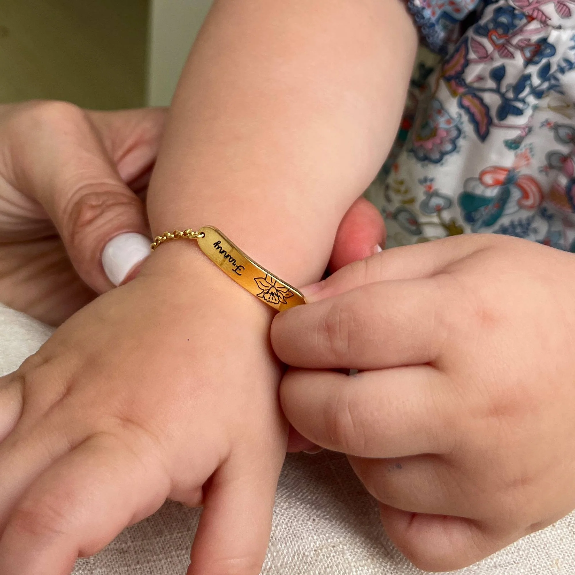 Lyla Baby Name Bracelet with Birth Flower in 18k Gold Plating