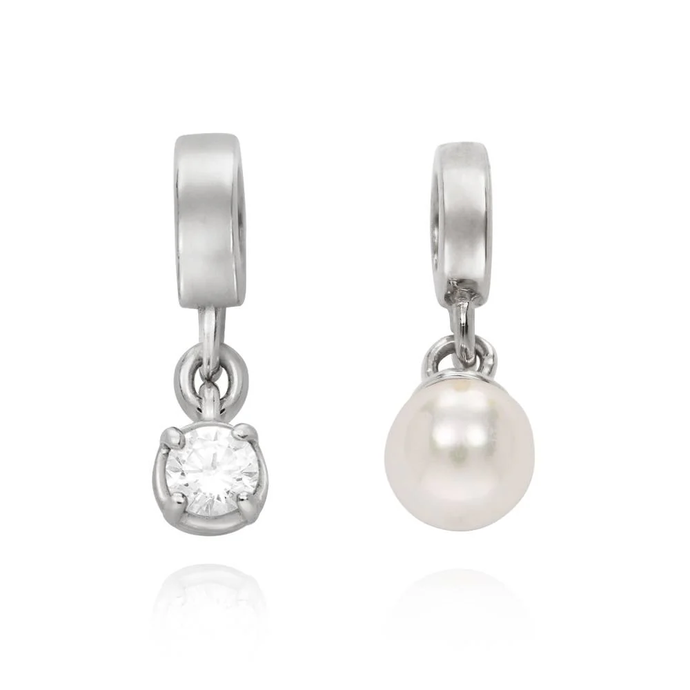 Linda Vertical Name Necklace with Diamond in Sterling Silver - Image 4