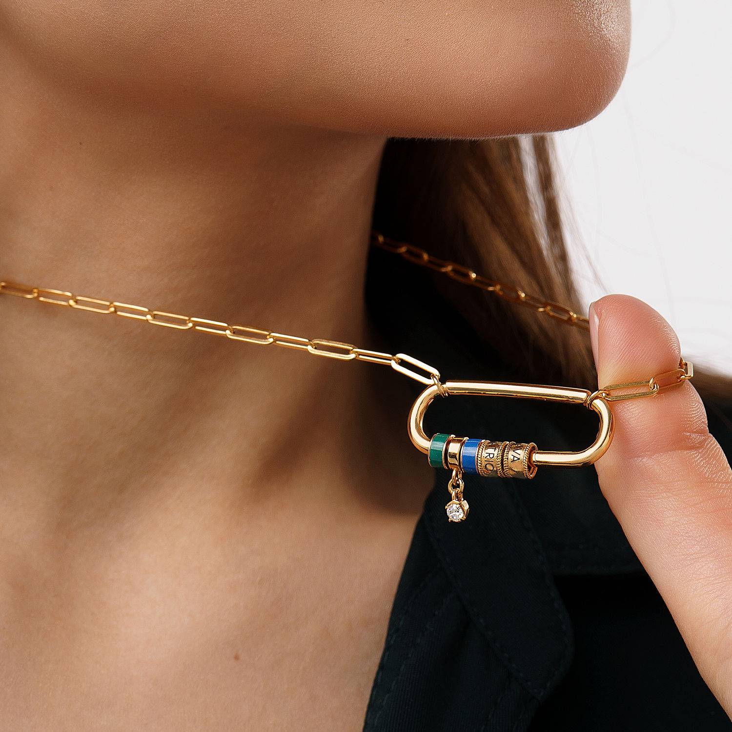 Linda Oval Clasp Necklace With Diamond in 18K Gold Plating - Image 4